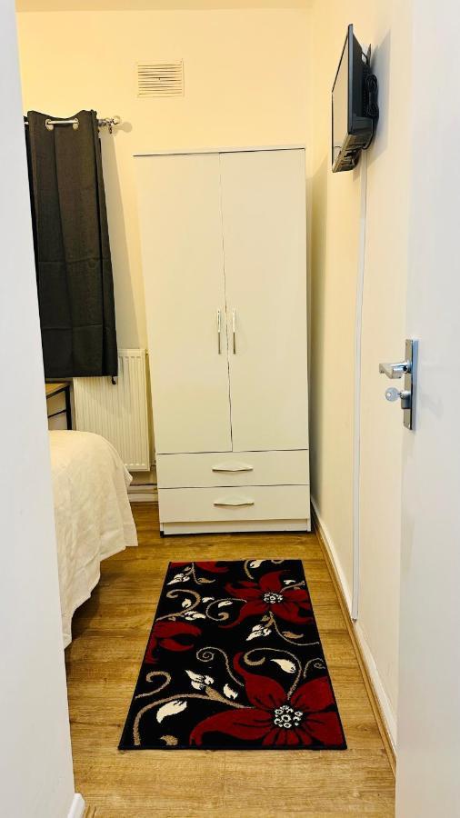 City Lodge Excel Лондон Екстериор снимка
