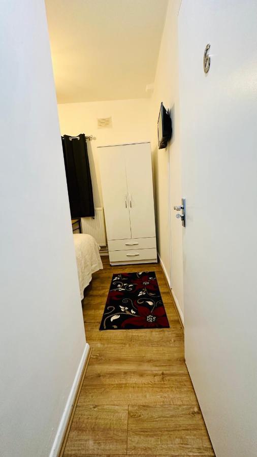 City Lodge Excel Лондон Екстериор снимка