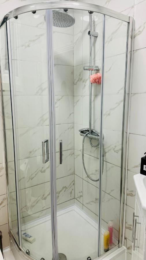 City Lodge Excel Лондон Екстериор снимка