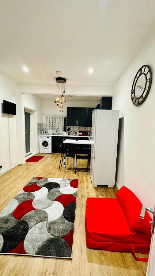 City Lodge Excel Лондон Екстериор снимка